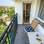 1 Bedroom Lovely In Διαμέρισμα