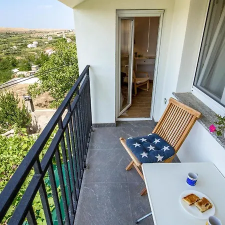 Cozy In With House Sea View Apartment