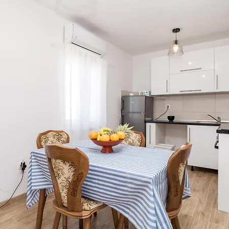 Cozy In With House Sea View Apartment Vlasici